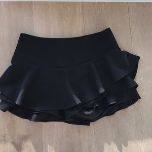 Zara Skirts - Zara Black Ruffles Skort Zara Skirts - Zara Black Ruffles Skort